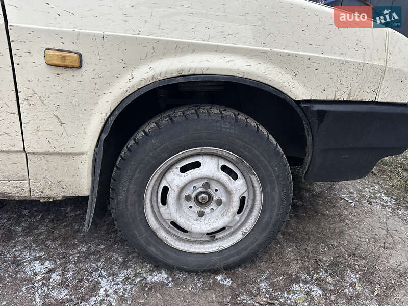 Хэтчбек ВАЗ / Lada 2108 1988 в Онуфриевке фото 9 Хэтчбек ВАЗ / Lada 2108 1988 в Онуфриевке