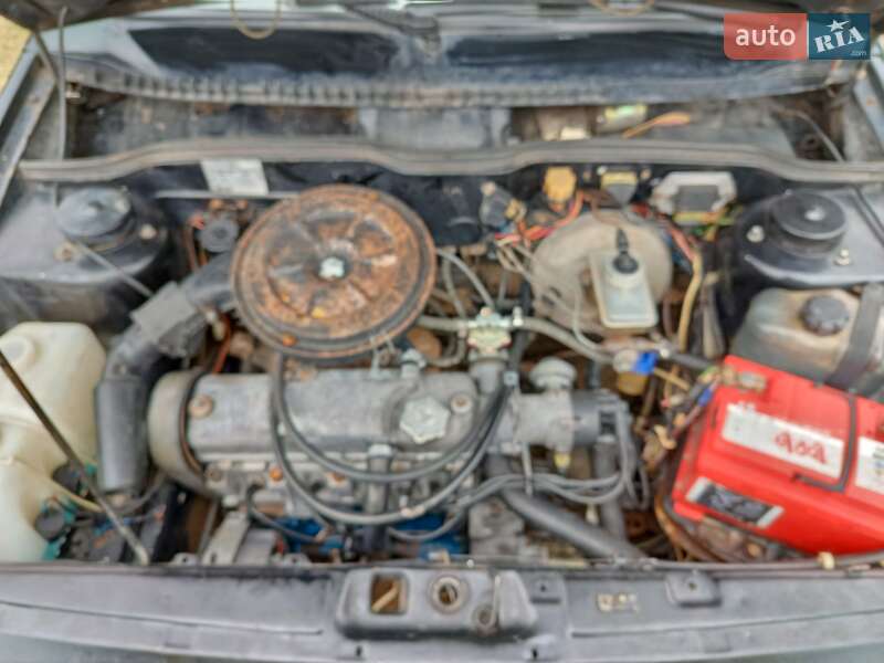 Хэтчбек ВАЗ / Lada 2108 1992 в Кривом Роге фото 10 Хэтчбек ВАЗ / Lada 2108 1992 в Кривом Роге