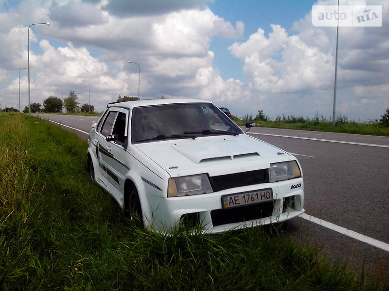 Седан ВАЗ / Lada 21099 1995 в Днепре