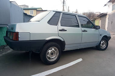 Седан ВАЗ / Lada 21099 2004 в Киеве