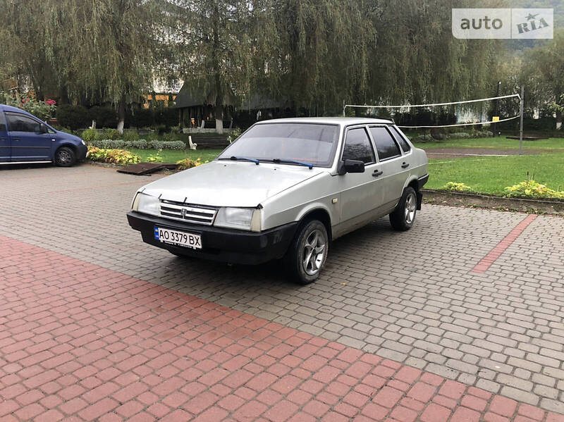 Седан ВАЗ / Lada 21099 2003 в Сваляве