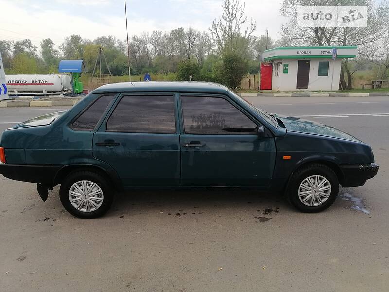 Седан ВАЗ / Lada 21099 2004 в Снятине