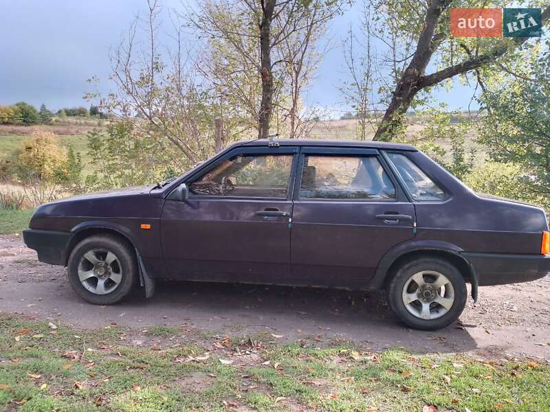 Седан ВАЗ / Lada 21099 1999 в Новій Водолагі