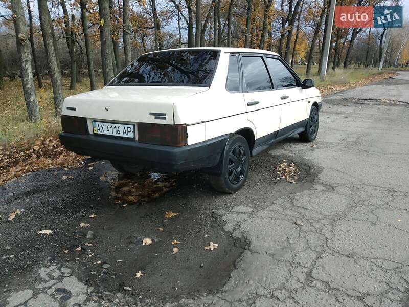 Седан ВАЗ / Lada 21099 1995 в Харькове