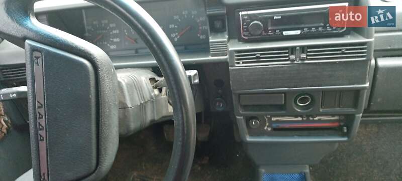 Седан ВАЗ / Lada 21099 2002 в Ужгороде