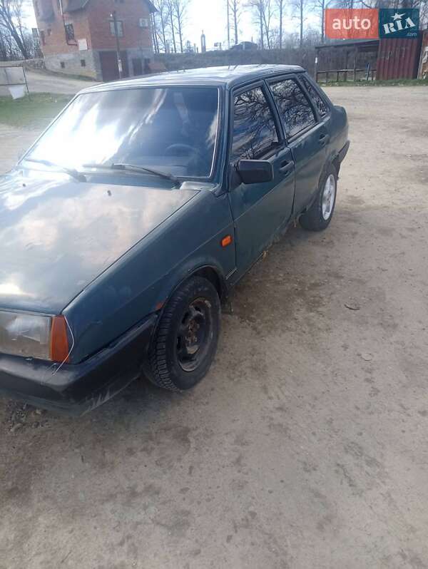 Седан ВАЗ / Lada 21099 2005 в Косові