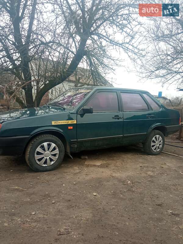 Седан ВАЗ / Lada 21099 1995 в Днепре