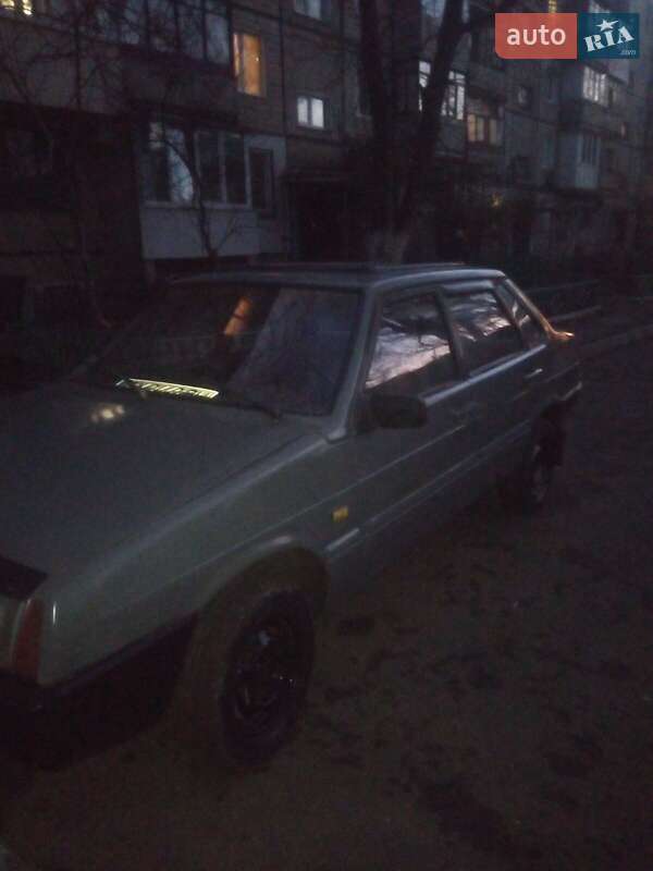 Седан ВАЗ / Lada 21099 1994 в Кривом Роге