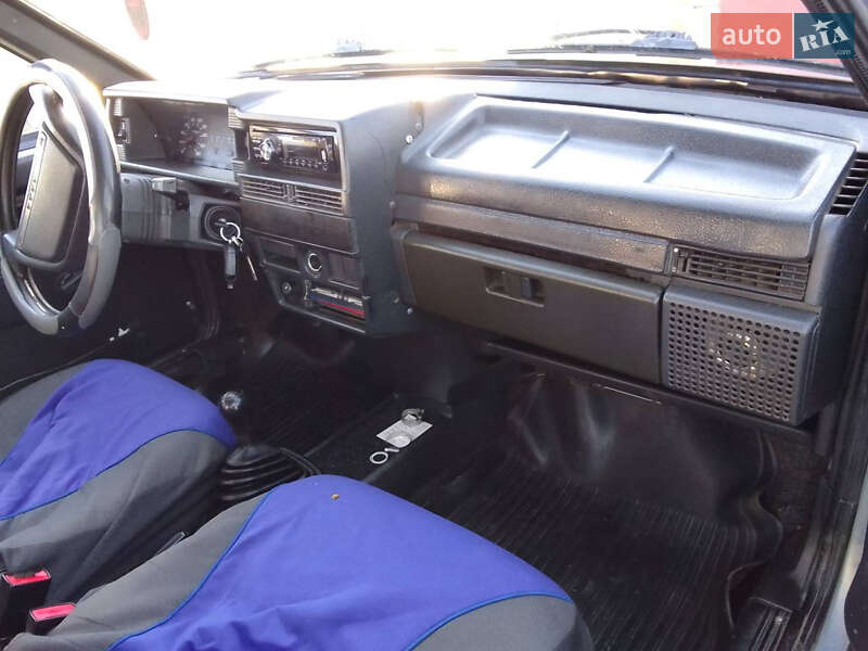 Седан ВАЗ / Lada 21099 2004 в Ізмаїлі