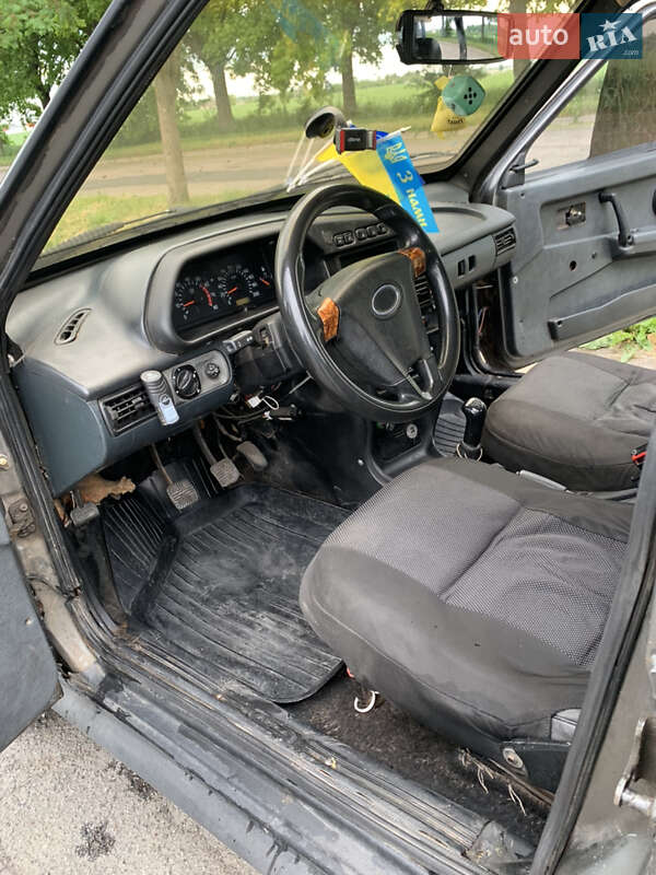 Седан ВАЗ / Lada 21099 1993 в Володимирі фото 3 Седан ВАЗ / Lada 21099 1993 в Володимирі