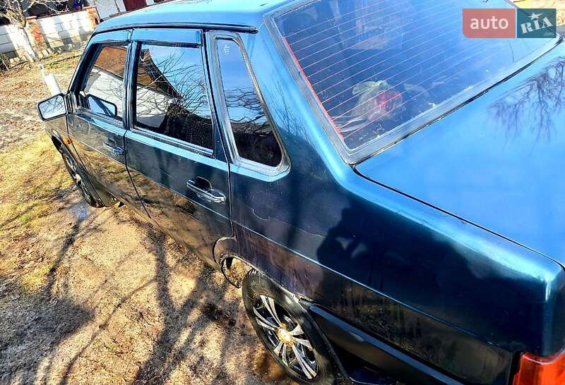 Седан ВАЗ / Lada 21099 2005 в Змиеве