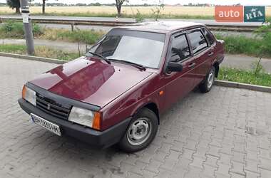 Седан ВАЗ / Lada 21099 2004 в Одессе