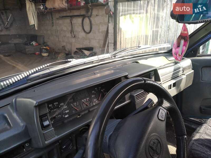 Седан ВАЗ / Lada 21099 1994 в Добровеличківці