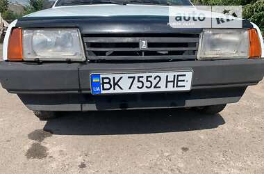 Седан ВАЗ / Lada 21099 2000 в Дубно