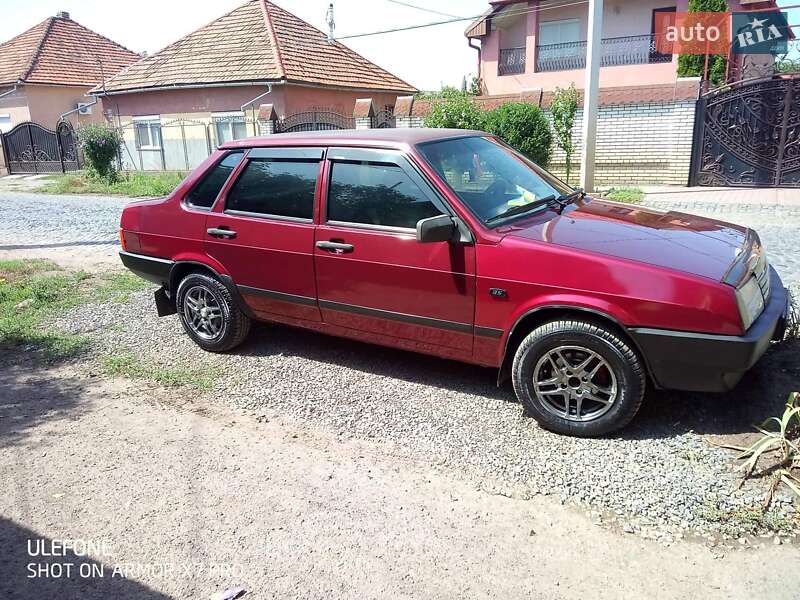 Седан ВАЗ / Lada 21099 2007 в Берегово