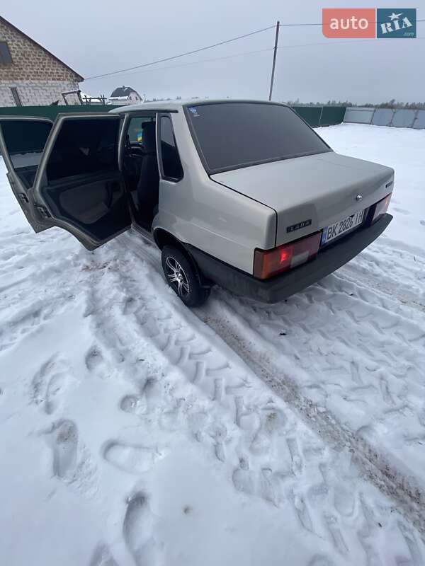 Седан ВАЗ / Lada 21099 2009 в Сарнах