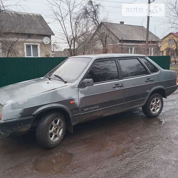 Седан ВАЗ / Lada 21099 1995 в Новояворівську