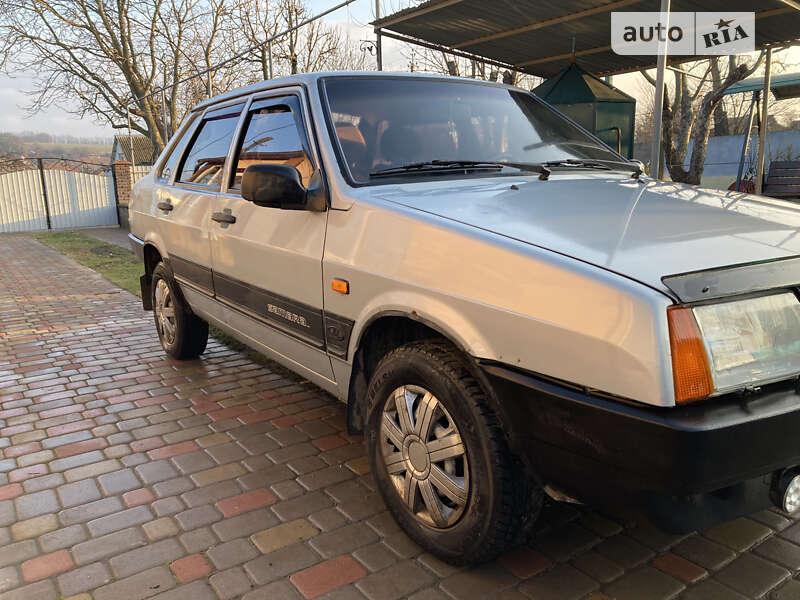 Седан ВАЗ / Lada 21099 2004 в Мироновке