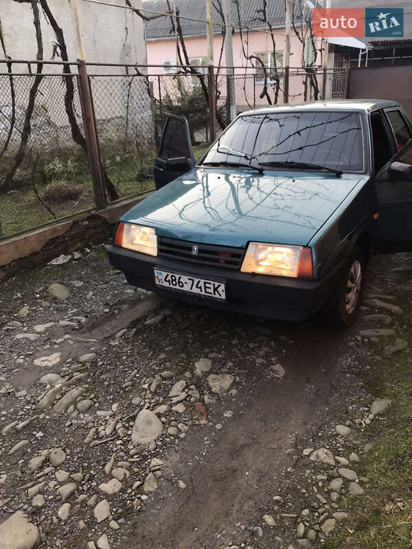 Седан ВАЗ / Lada 21099 2001 в Сваляві