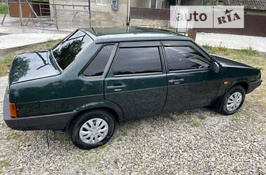Седан ВАЗ / Lada 21099 2003 в Чернівцях