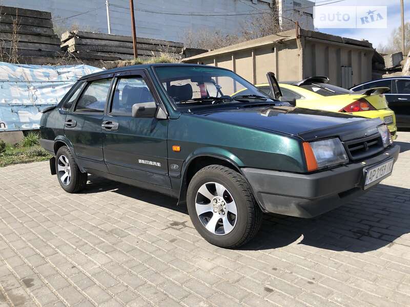 Седан ВАЗ / Lada 21099 2001 в Запоріжжі