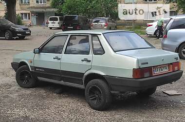 Седан ВАЗ / Lada 21099 2000 в Киеве