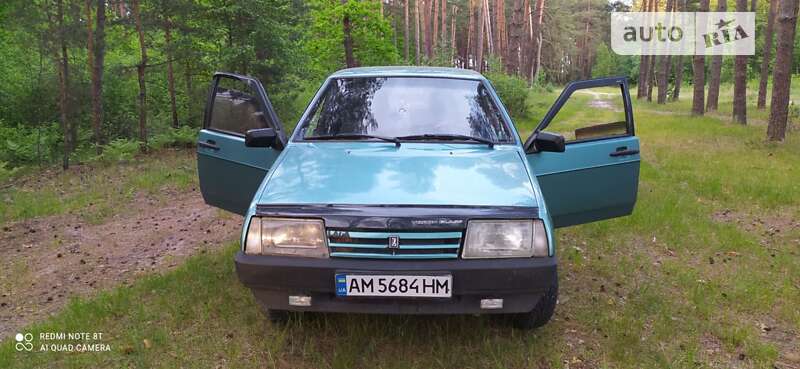 Седан ВАЗ / Lada 21099 2000 в Березному