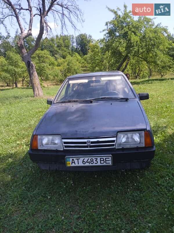 Седан ВАЗ / Lada 21099 2001 в Косове