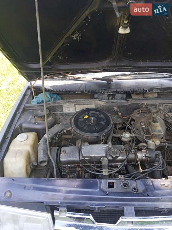 Седан ВАЗ / Lada 21099 2001 в Косове