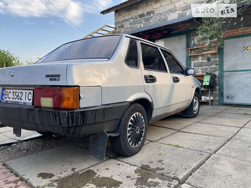 Седан ВАЗ / Lada 21099 2004 в Дрогобыче