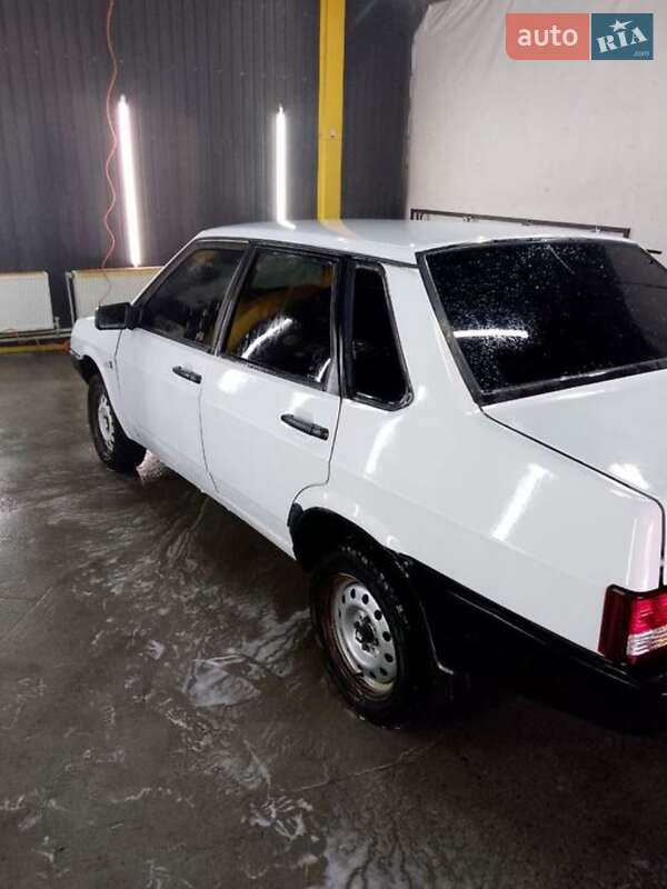 Седан ВАЗ / Lada 21099 1994 в Кривому Розі