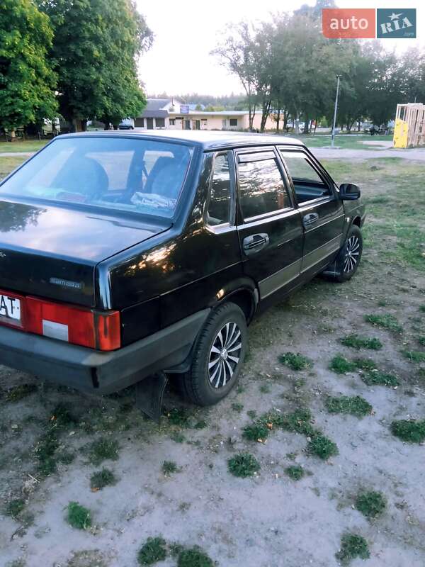 Седан ВАЗ / Lada 21099 2005 в Краснограді