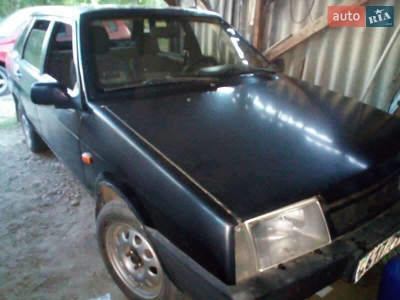 Седан ВАЗ / Lada 21099 2000 в Черновцах