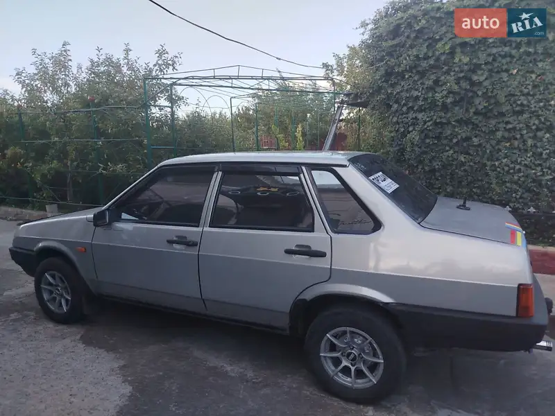 ВАЗ / Lada 21099