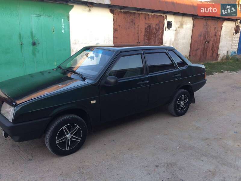 Седан ВАЗ / Lada 21099 2002 в Николаеве