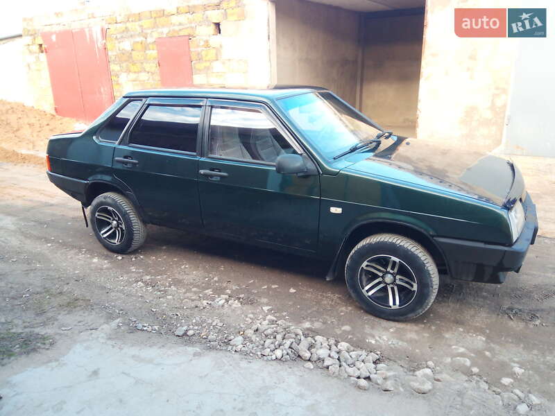 Седан ВАЗ / Lada 21099 2002 в Николаеве