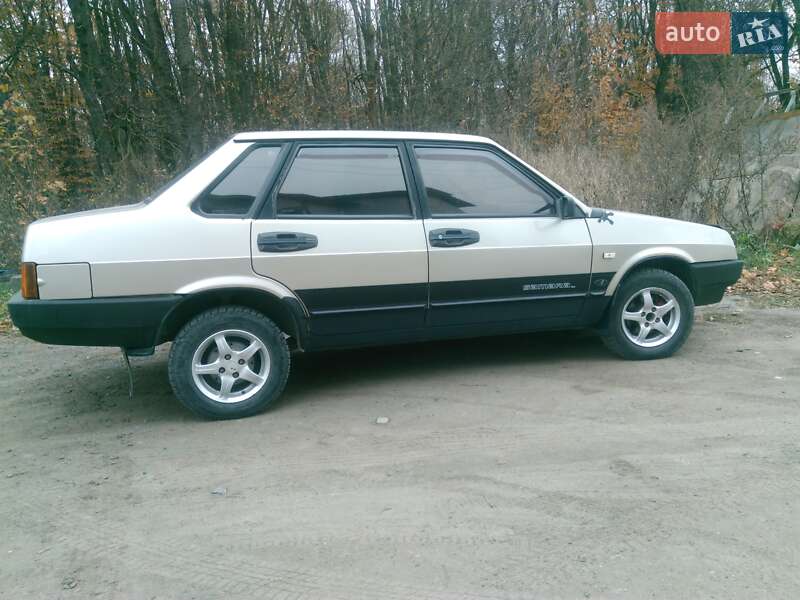 Седан ВАЗ / Lada 21099 1999 в Хмельницком