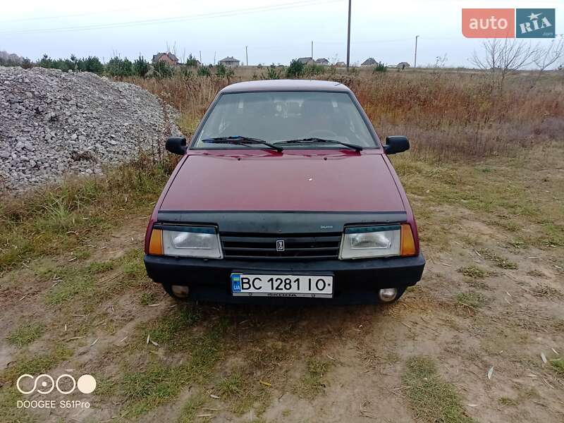 Седан ВАЗ / Lada 21099 1993 в Новояворівську
