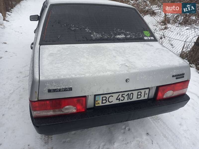 Седан ВАЗ / Lada 21099 2001 в Львові