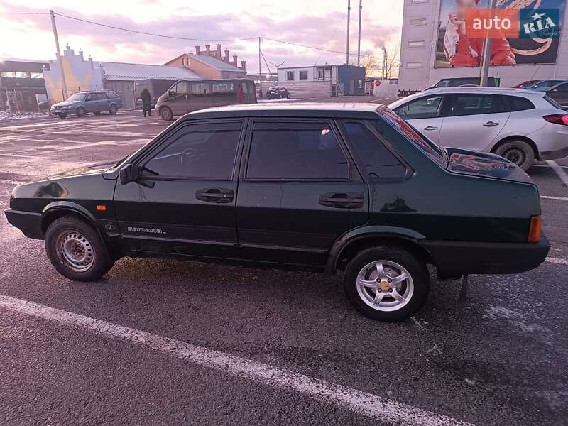 Седан ВАЗ / Lada 21099 2003 в Черновцах