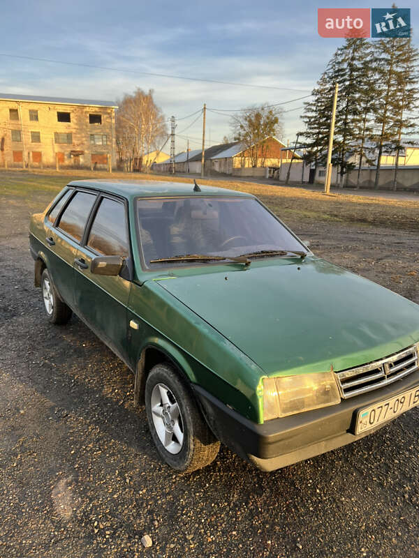 Седан ВАЗ / Lada 21099 1997 в Черновцах