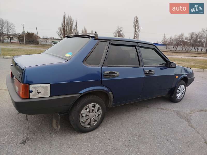Седан ВАЗ / Lada 21099 2001 в Днепре