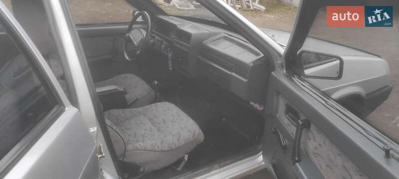 Седан ВАЗ / Lada 21099 2003 в Черновцах