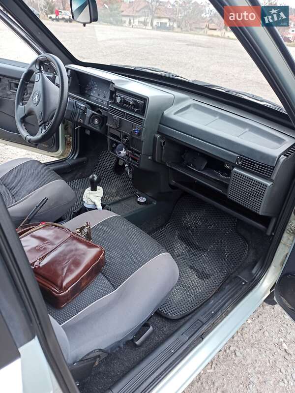 Седан ВАЗ / Lada 21099 2001 в Ужгороде