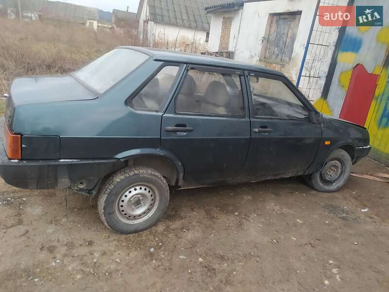 Седан ВАЗ / Lada 21099 2004 в Кременце