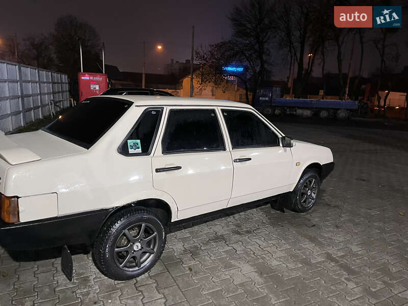 Седан ВАЗ / Lada 21099 1992 в Львове фото 3 Седан ВАЗ / Lada 21099 1992 в Львове