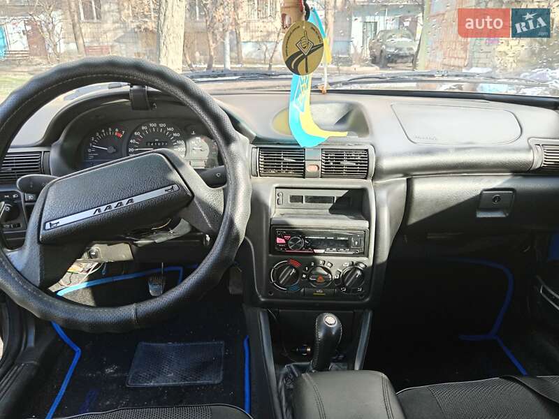 Седан ВАЗ / Lada 21099 2004 в Киеве