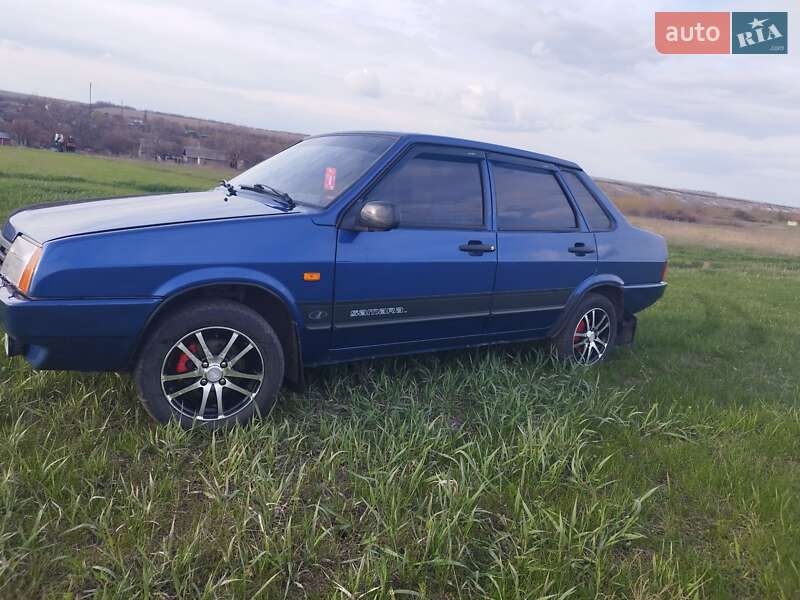 Седан ВАЗ / Lada 21099 2005 в Славянске