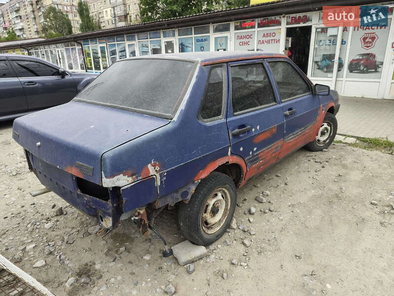 Седан ВАЗ / Lada 21099 2000 в Днепре