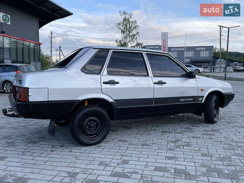 Седан ВАЗ / Lada 21099 2002 в Бориславі